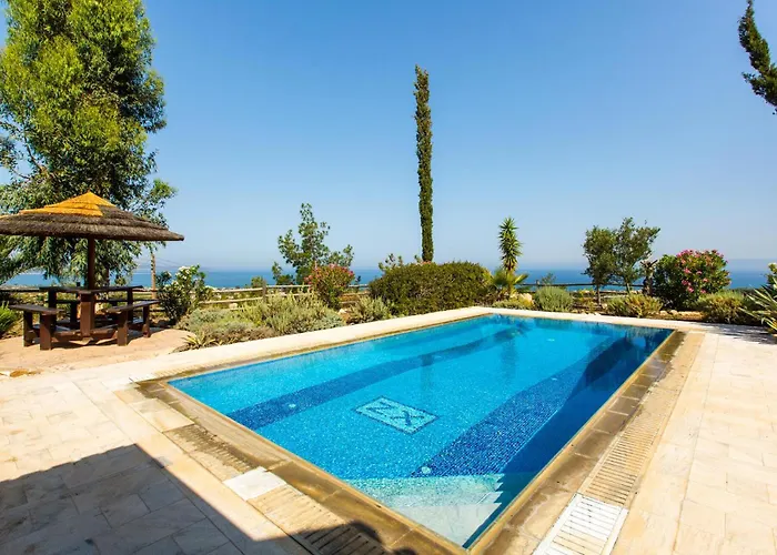 Stunning Home In Argaka With Wifi
