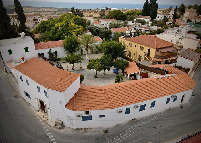 The Courtyard Episkopi Guest Houses